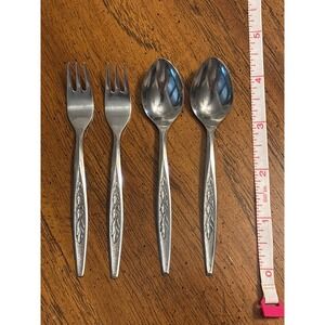 Vintage Stainless Steel‎ Fork & Spoon Set Of 4 With Embossed Leaf Handles
